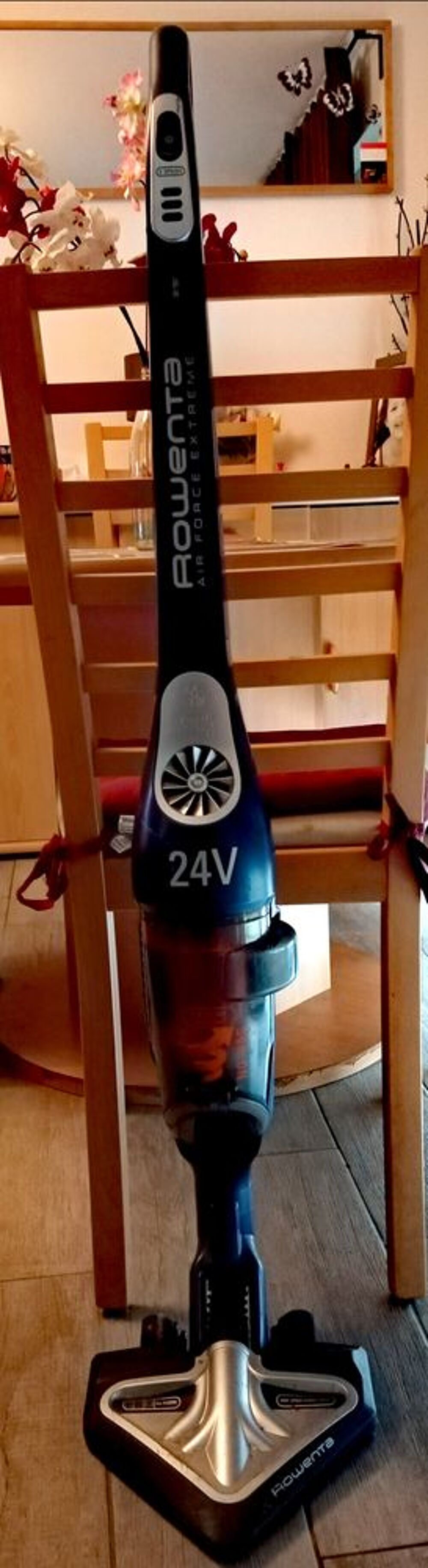 Aspirateur balai rowenta air force extr&ecirc;me 24 v Electroménager
