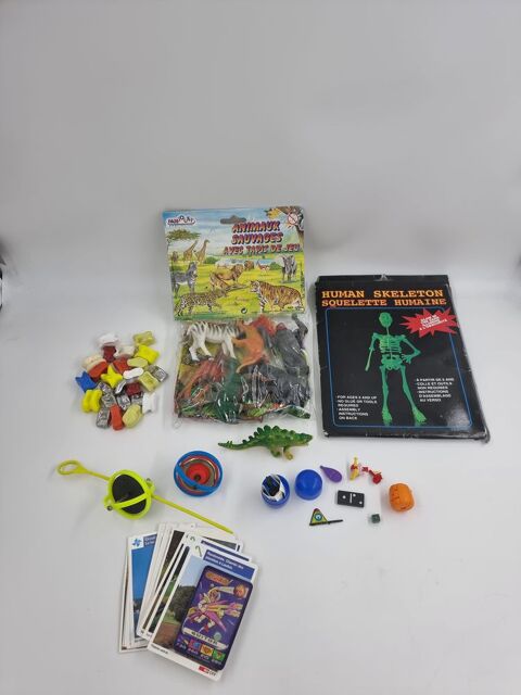 Lot de jouets divers animaux, toupies, cartes et osselets 3 Vulbens (74)