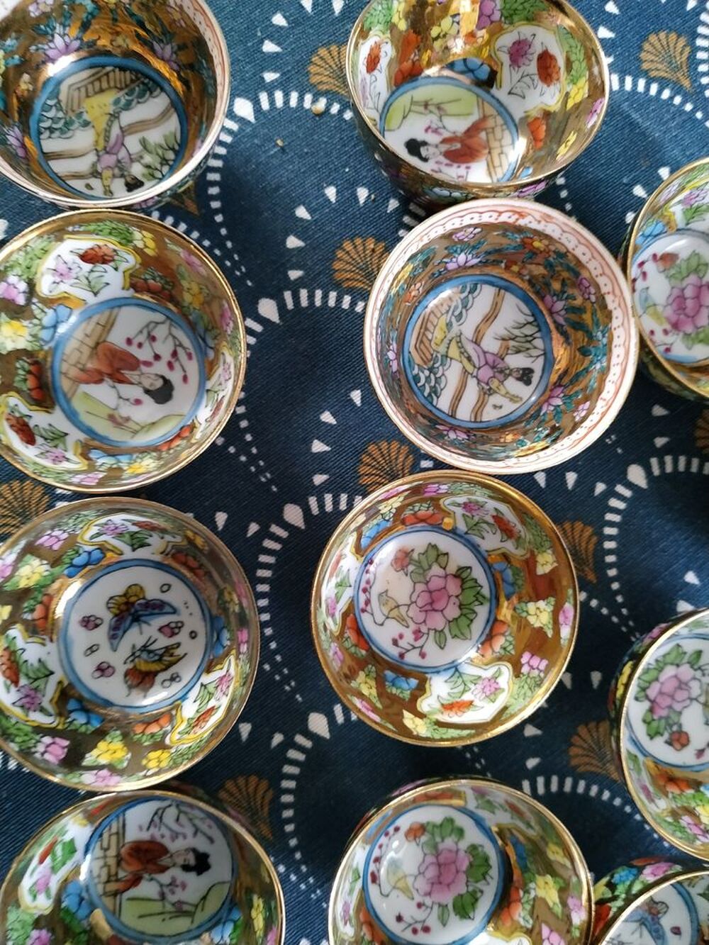 Service &agrave; Sak&eacute; Japonais de 12 pi&egrave;ces en Porcelaine fine Cuisine