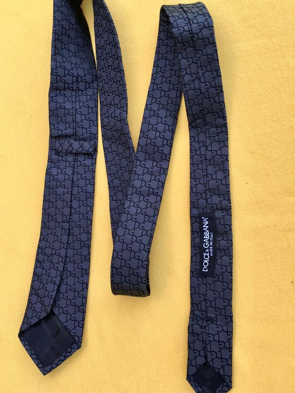 Cravate DOLCE&amp;GABBANA authentique Neuve , 100% soie Vêtements