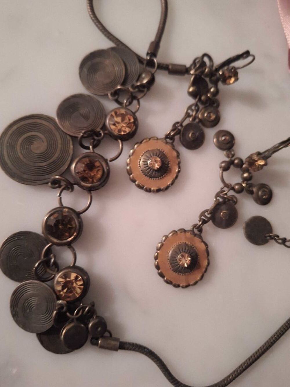 bijoux Axelle cr&eacute;ation collier et boucles d oreille Bijoux et montres
