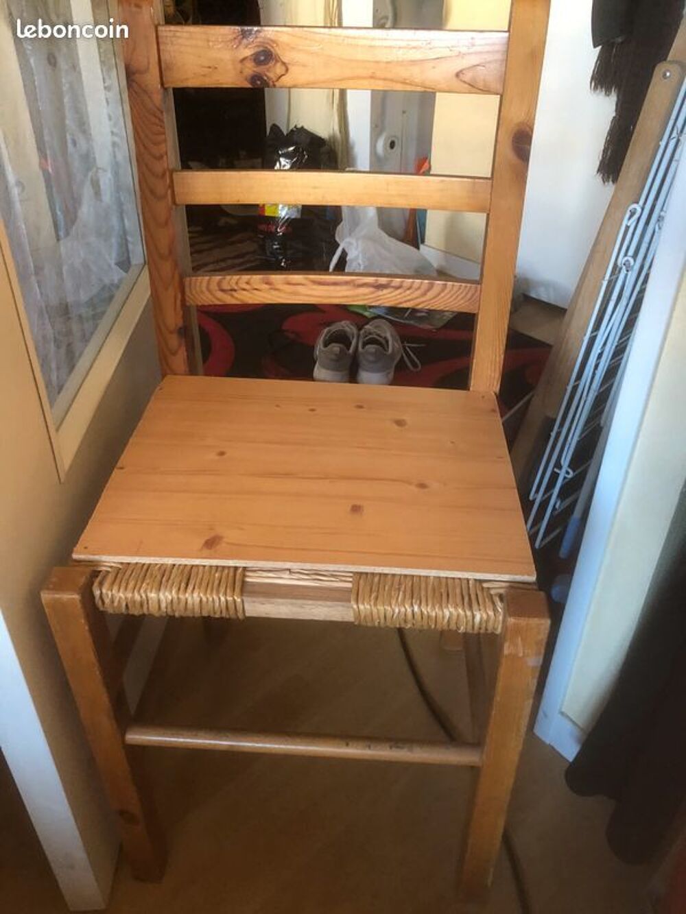Chaise restaurer pour &eacute;tudiants Meubles