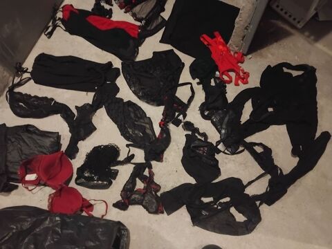 lot de sous vêtements 22 a 25 pièces Lyon 7 (69)