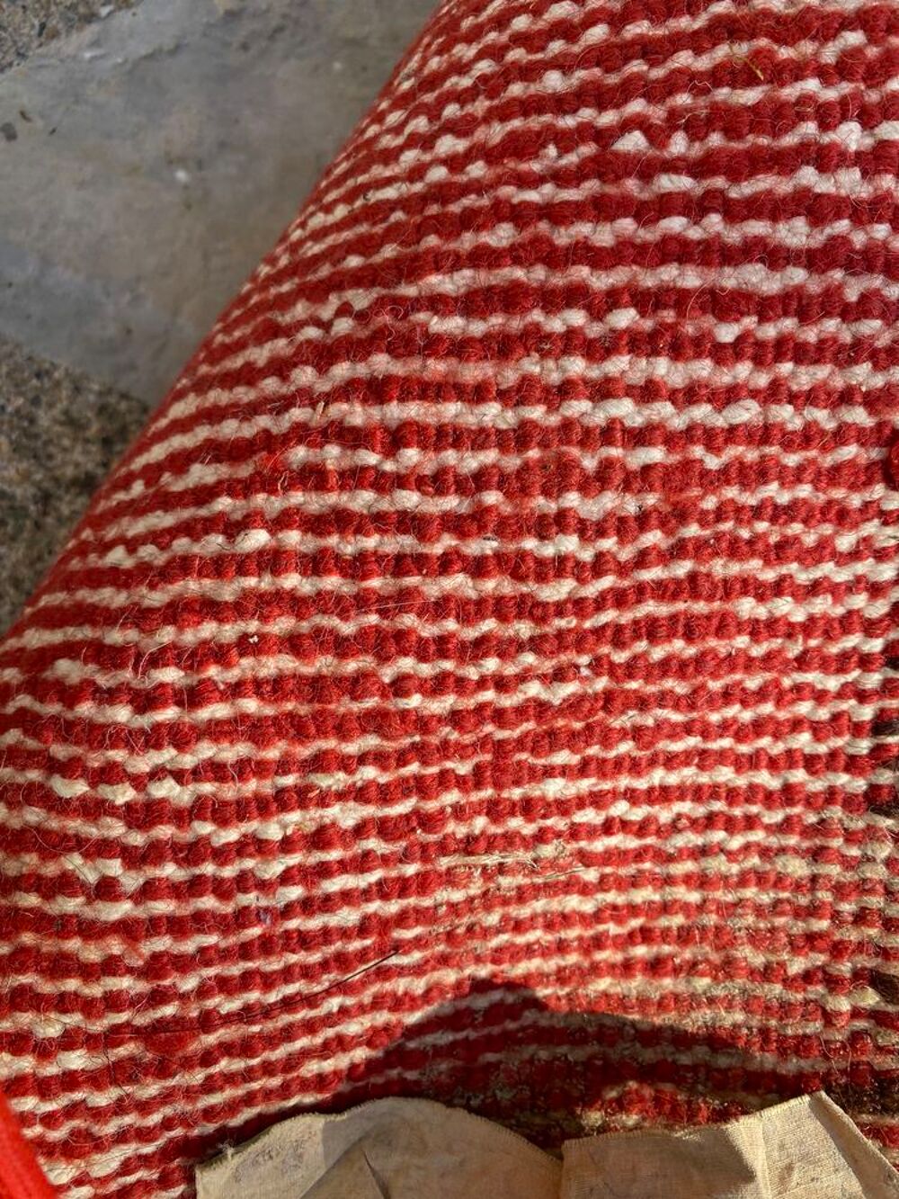 Grand tapis 100% laine tres joli rouge en ex etat Décoration