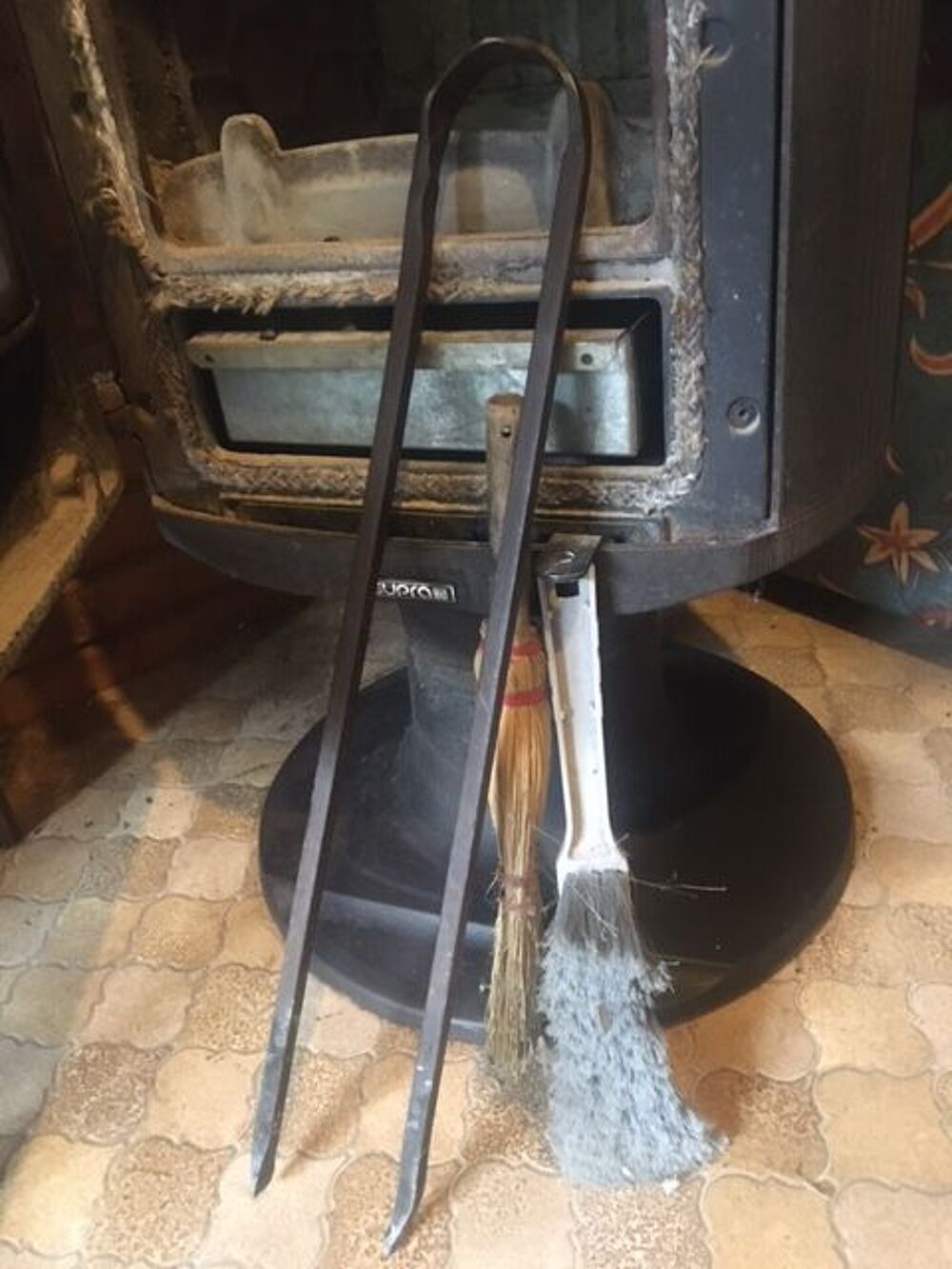 Po&ecirc;le &agrave; bois Bricolage