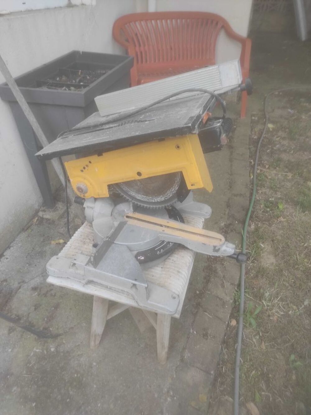 scie &agrave; onglet Bricolage
