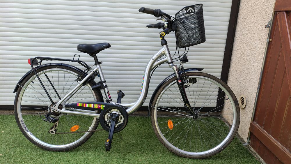 V&eacute;lo ville femme RAILWAY 3 vintage cadre alu TBE Vélos