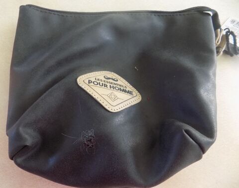 Pochette 'les essentiels pour homme' 2 La Motte-d'Aveillans (38)