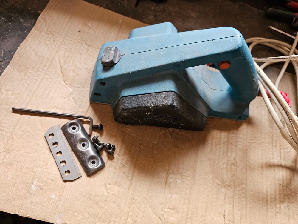 Rabot Black et decker Bricolage