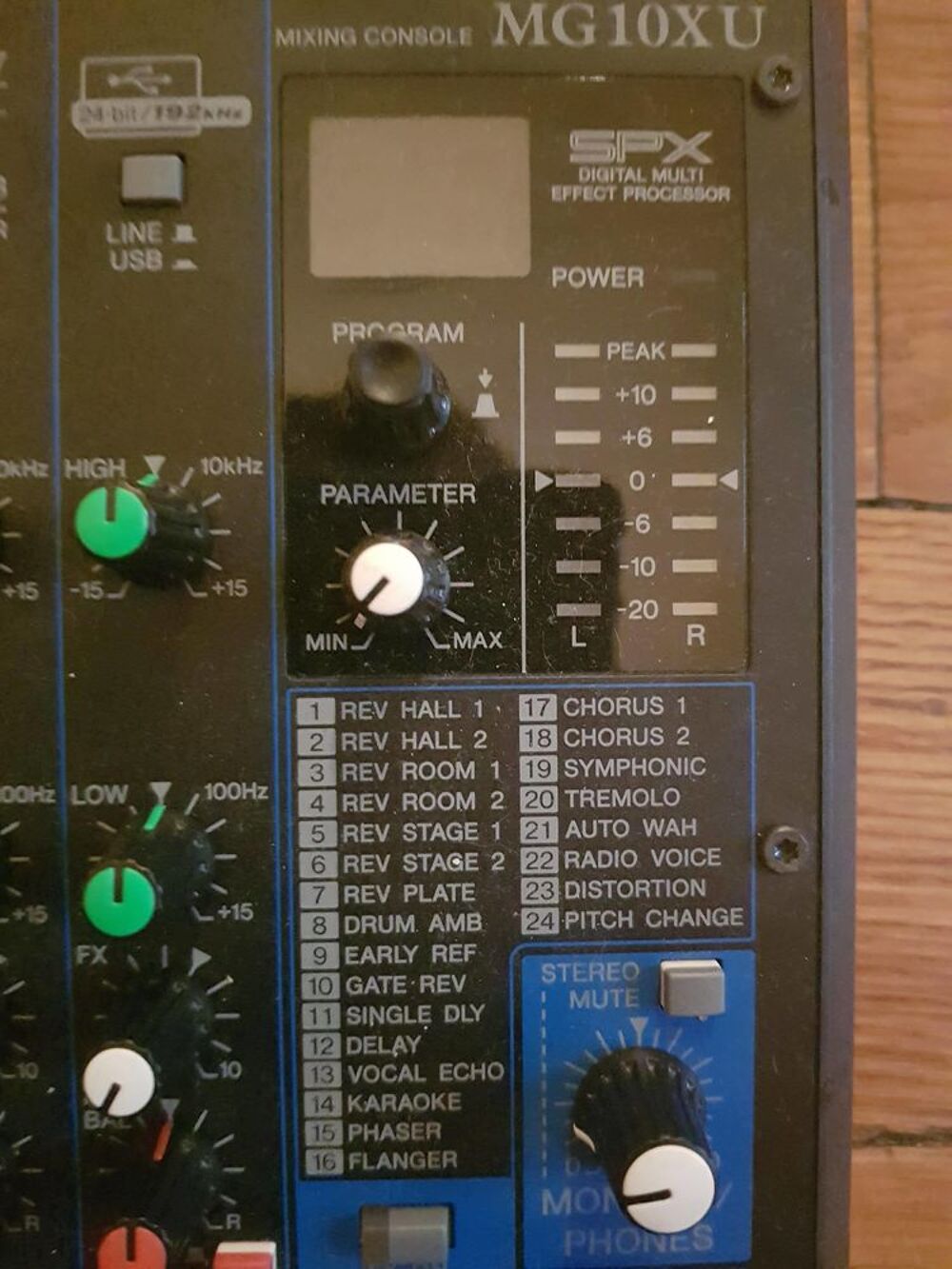 Vend console de mixage Yamaha MG10XU Audio et hifi