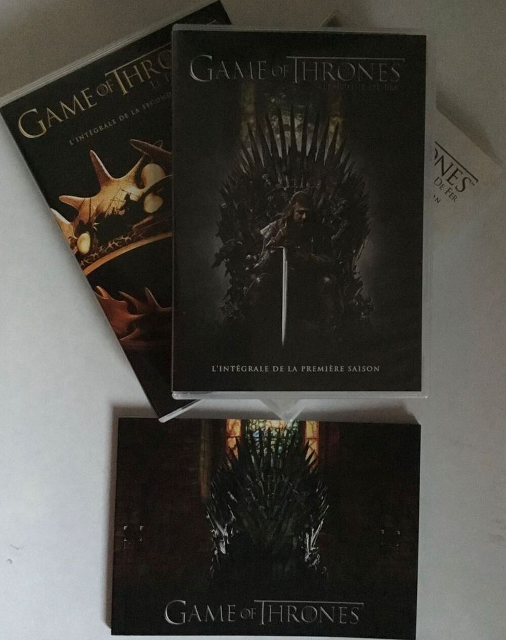 Coffret DVD de l'int&eacute;grale des saisons 1 &agrave; 3 Game of Thrones DVD et blu-ray