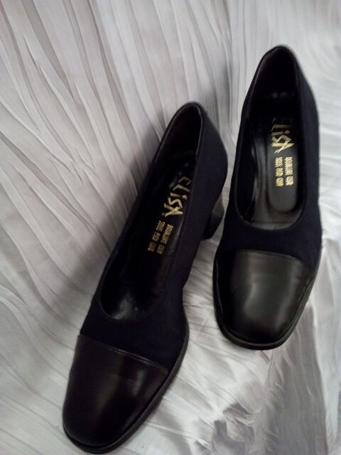 1 paire d'escarpin  ELISA   en velours fin noir 20 Savigny-sur-Orge (91)