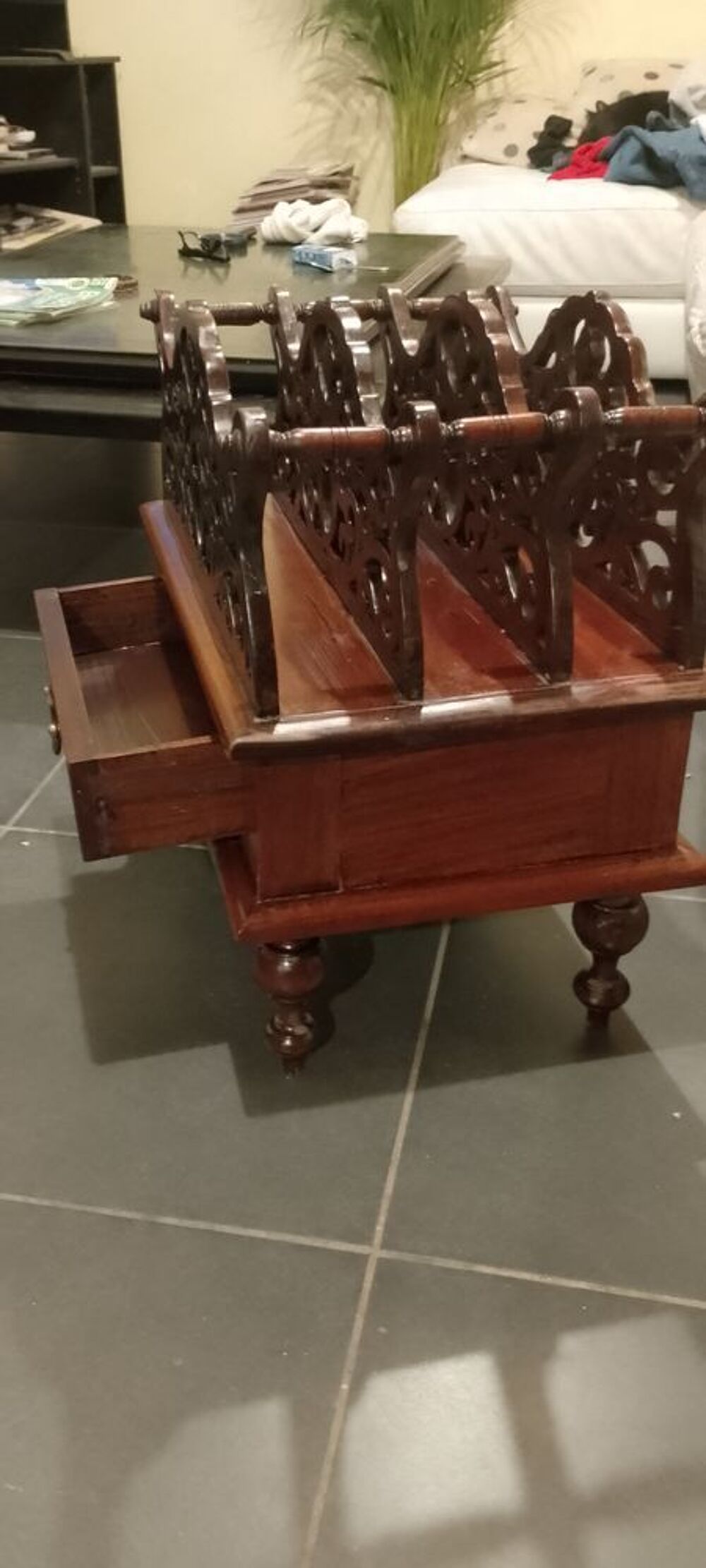 Ancien porte revues en bois RE-BAISSE DE PRIX Décoration