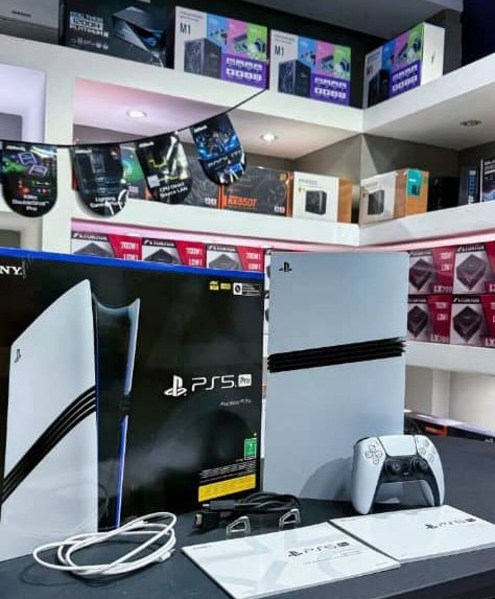 Sony PlayStation 5 Pro 2 To ? Blanc &amp; Noir ? Console Digital Consoles et jeux vidéos
