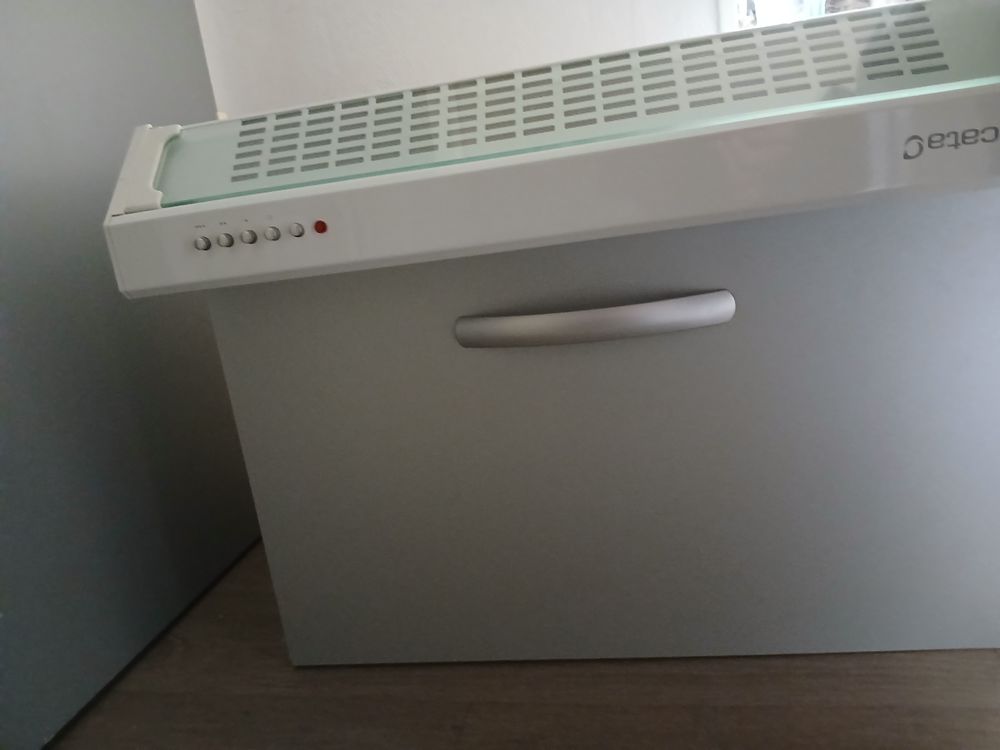 Hotte de cuisine avec meuble int&eacute;gr&eacute;. (&Eacute;l&eacute;ment de cuisine) Meubles