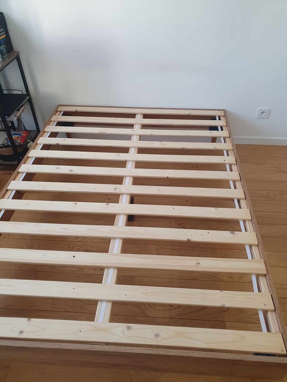 Lit bois massif 140x190 Meubles