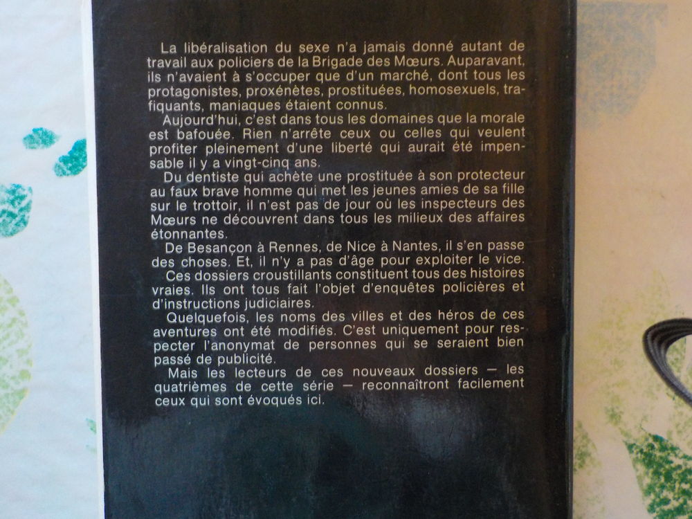 LES DOSSIERS CROUSTILLANTS DE LA BRIGADE DES MOEURS Livres et BD