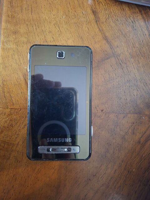 Téléphone portable Samsung SGH F480i Vulbens (74)