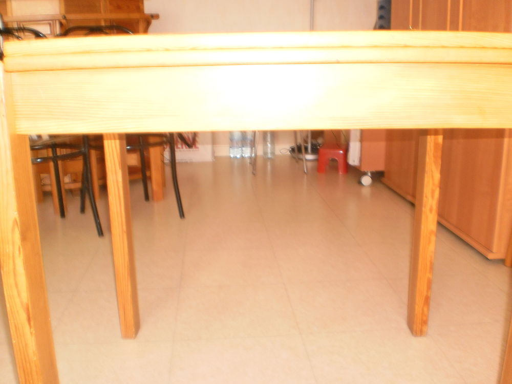 TABLE SALLE A MANGER 
Meubles