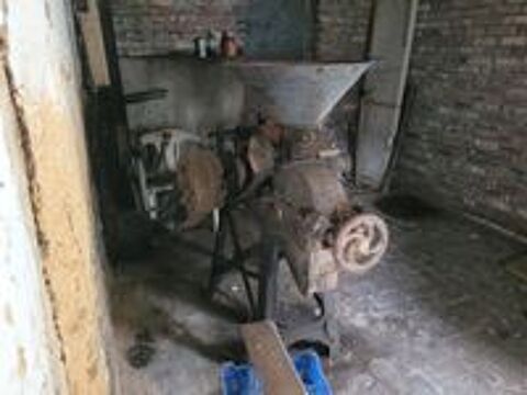   Broyeur  grains agricole ancien  