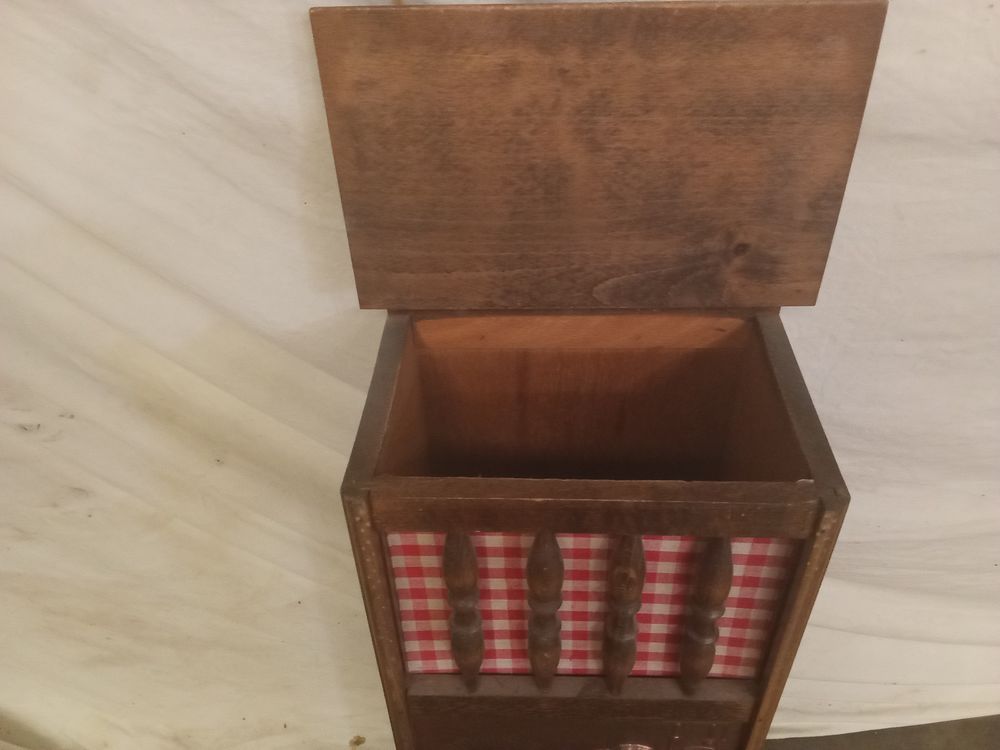 huche &agrave; pain en bois Meubles