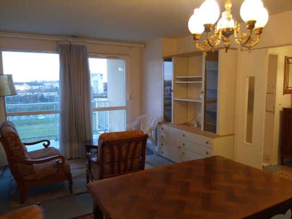 Vente Appartement Cergy Le Haut, Point du Jour, T2 48 m2, 3 balcons, vue sud-e Cergy