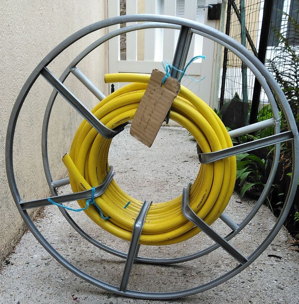 tuyau arrosage avec d&eacute;rouleur Jardin