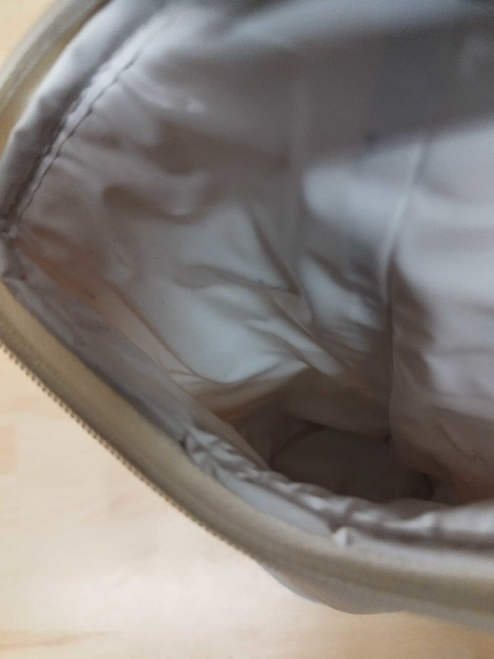 sac isotherme tr&egrave;s pratique pour les biberons Pu�riculture