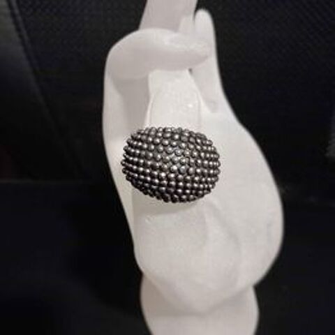 Bague avec petites boules en relief 1 La Fert-sous-Jouarre (77)