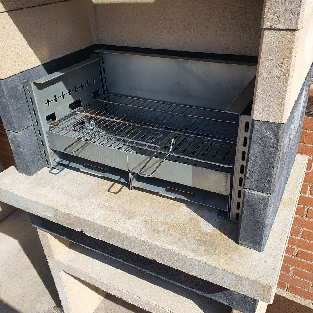 BARBECUE A BATIR - 2 Mod&egrave;les de foyer en Brique ou Grilloir Inox - PLAN TRAVAIL Modulable possible - PROMO 1 plan de travail OFFERT Bricolage