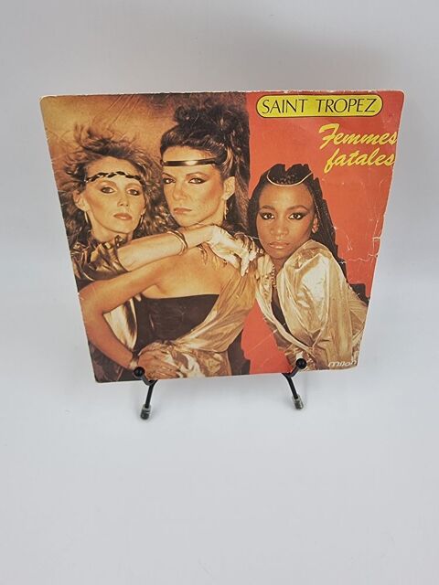 Vinyle 45 tours Saint Tropez : Femmes Fatales avec fourreau  4 Vulbens (74)