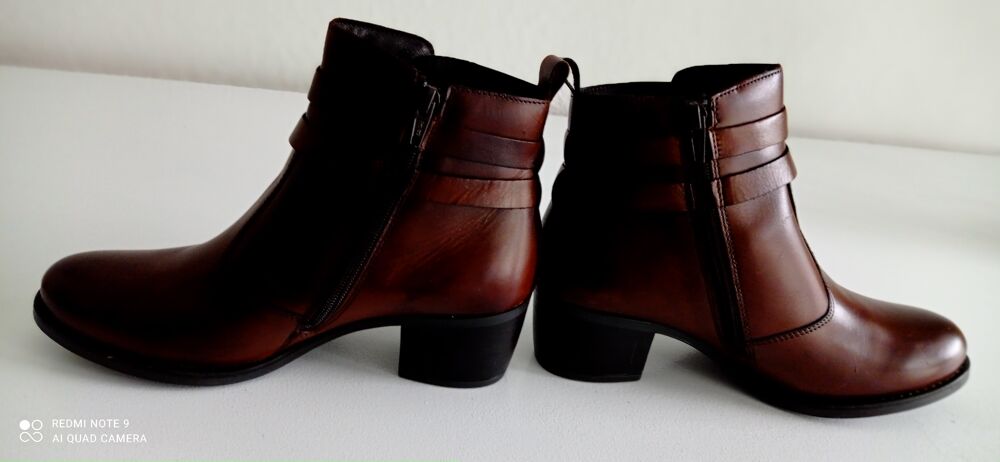 Bottines neuves dessus cuir taille 37 Chaussures