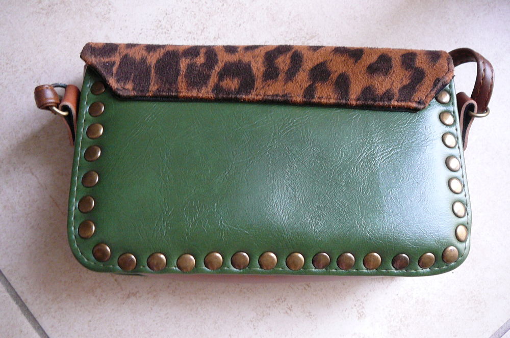 SAC/POCHETTE &agrave; BANDOULIERE - Neuf Maroquinerie
