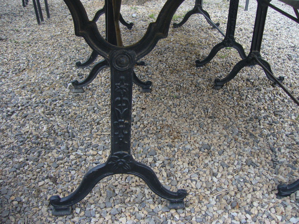 Table bistrot pied fonte Meubles