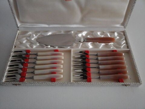 Coffret service . Derbias Puteaux 8 Cormeilles-en-Parisis (95)