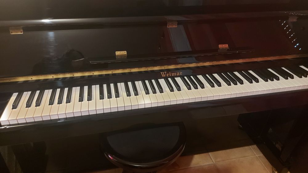 Piano droit d &eacute;tude avanc&eacute;e WEIMAR noir/brillant Instruments de musique