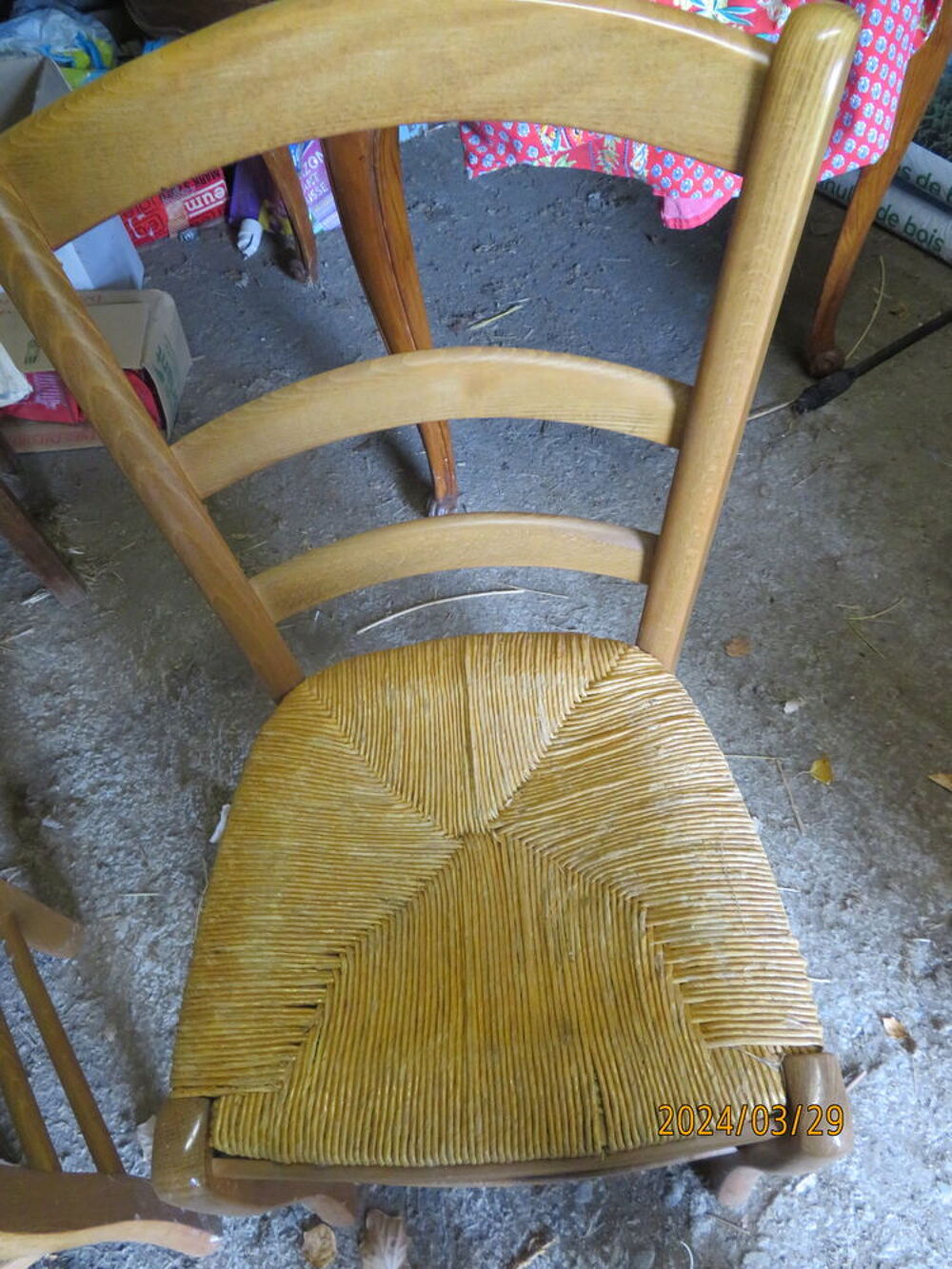 table en noyer et 2 rallonges + 6 chaises Meubles