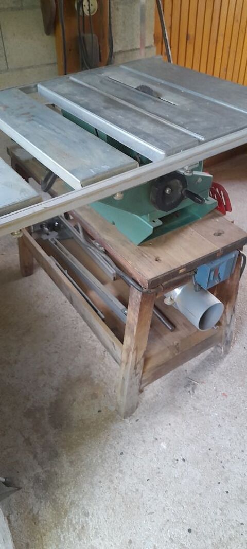 Scie circulaire KITY 617 sur table, rallonge, accessoires
250 Salins-les-Bains (39)