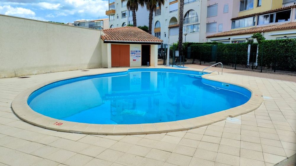 Vente Appartement LE CAP D'AGDE - Situé au bas des falaises, Appartement 2 Pièces + Cabine ( 29,64 m² loi carrez ). Le cap d agde