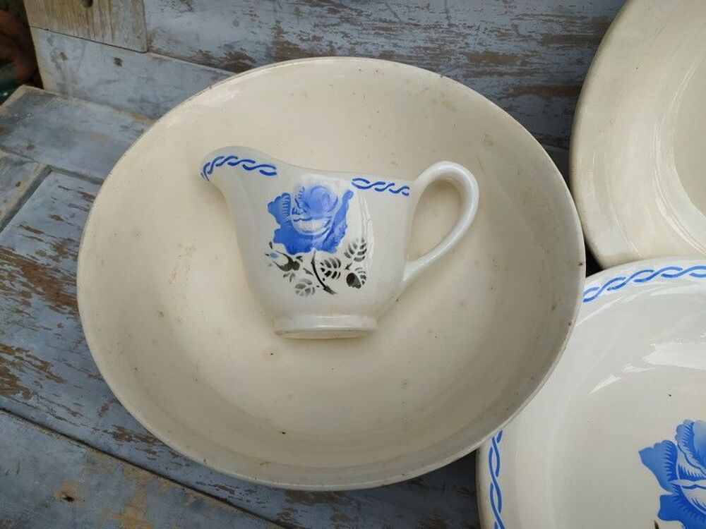 Vaisselle Assiettes Fa&iuml;ence Badonviller Digoin Rose Bleue
Décoration