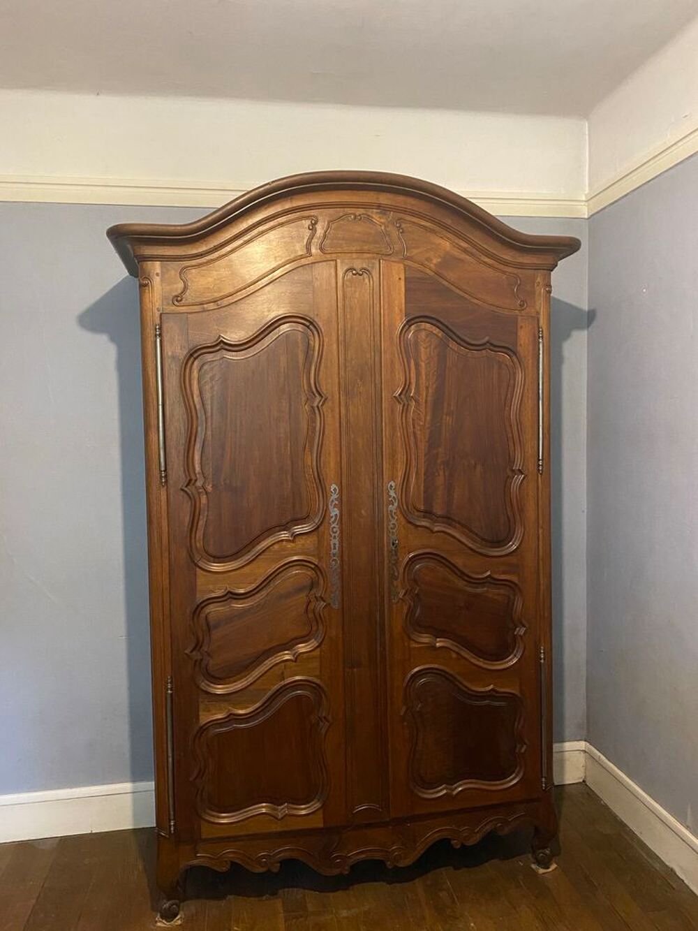 Armoire ancienne en noyer massif Meubles