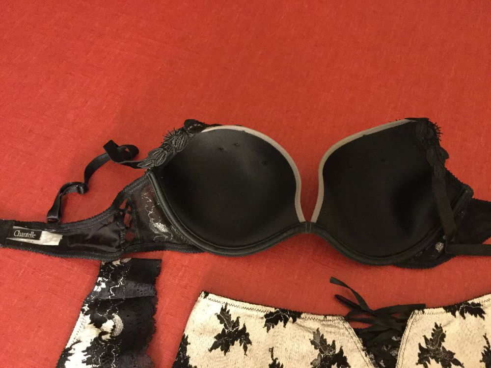 lingerie Chantelle 3 pi&egrave;ces 
Vêtements