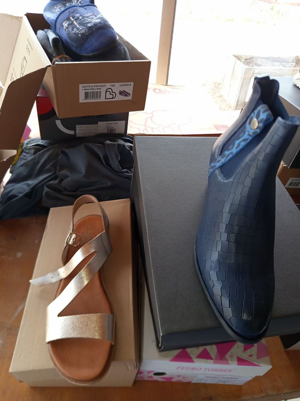 CHAUSSURES FEMME ET HOMME NEUVES Chaussures
