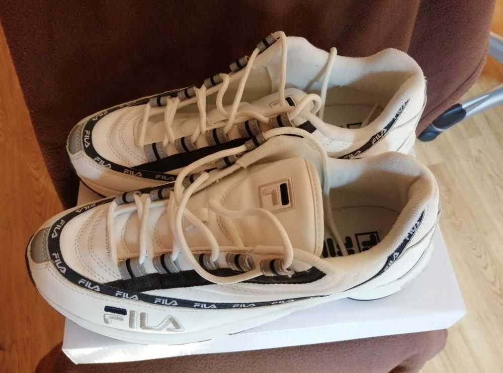 Chaussures Fila blanches - pour hommes Chaussures