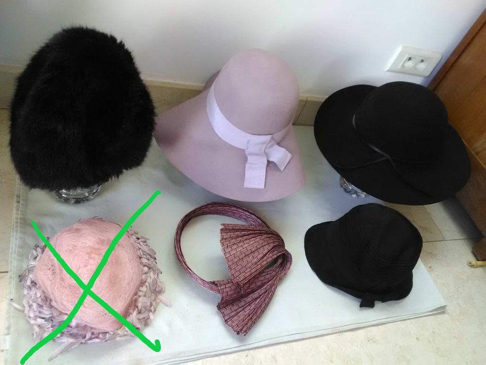 Chapeaux pour Dames (5) / &agrave; l'unit&eacute; Vêtements