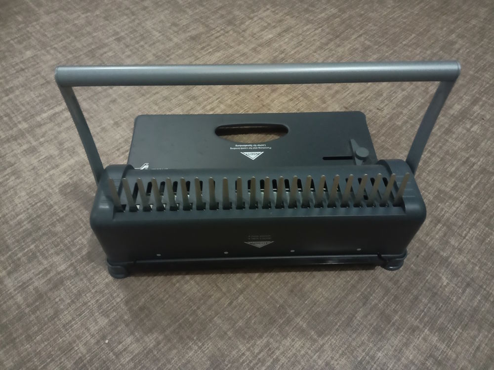 Relieuse - Perforatrice Genie Bricolage