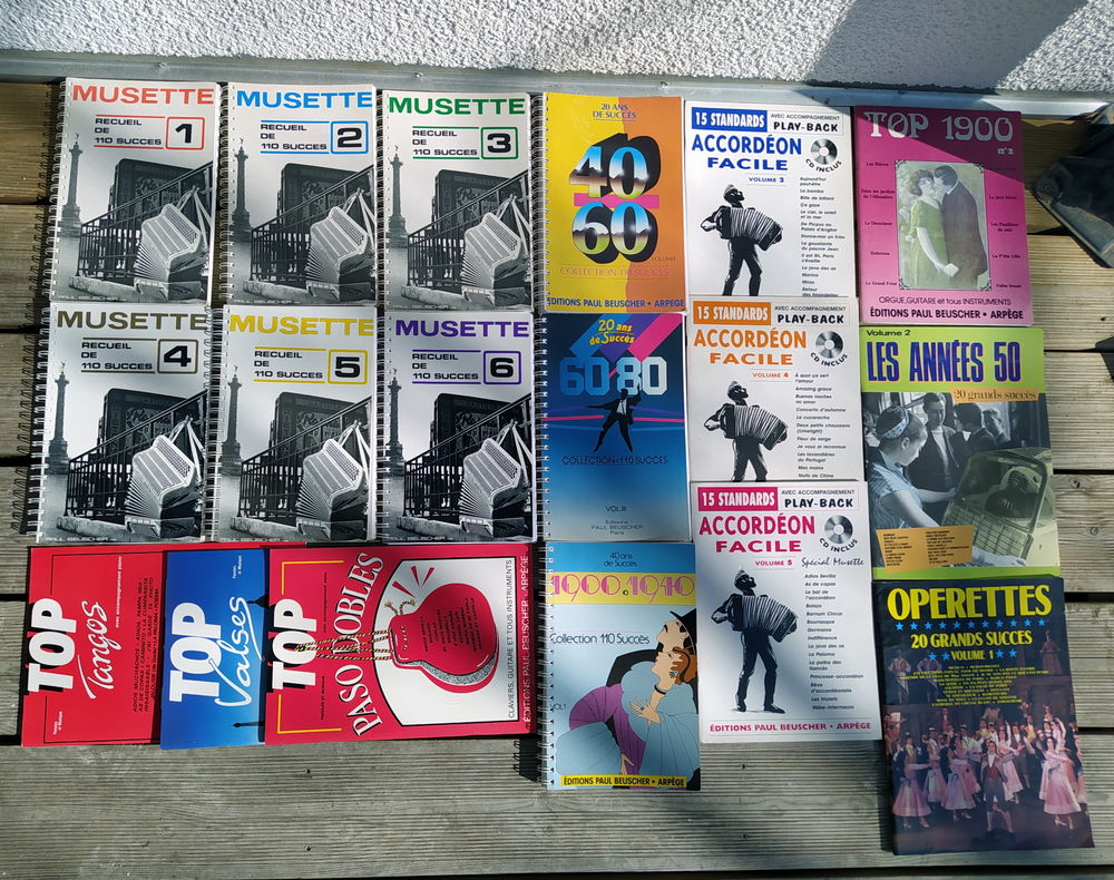 plusieurs accord&eacute;ons r&eacute;vis&eacute;s et garantis visible sur le site Instruments de musique