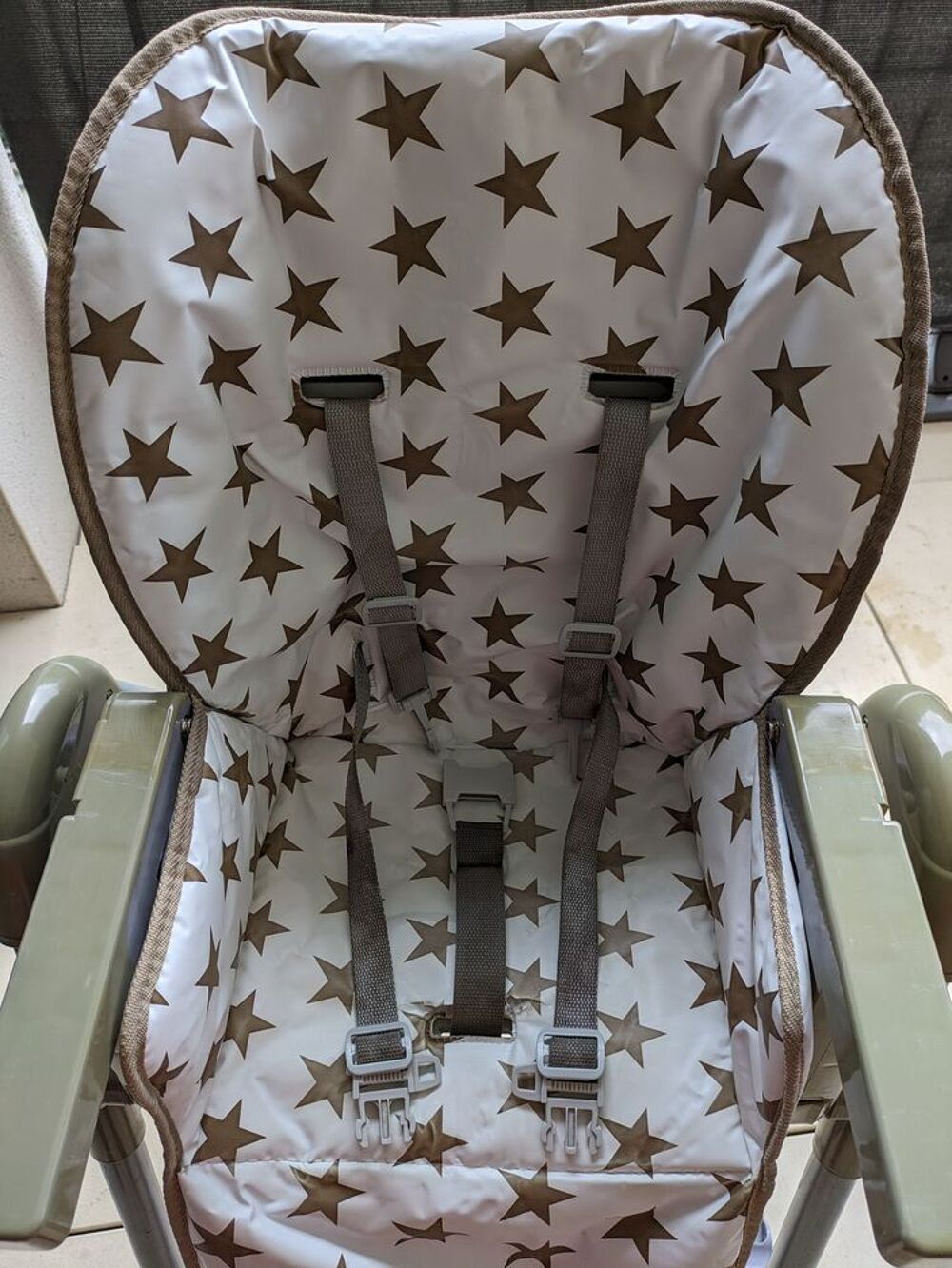 Chaise Haute pour enfant.
bon &eacute;tat Puériculture