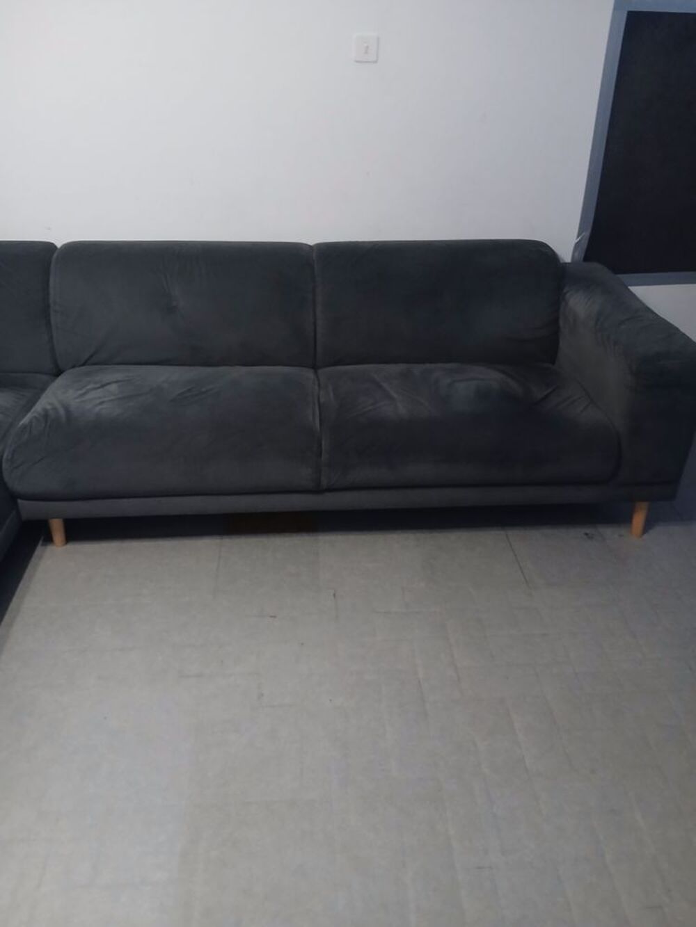 Canap&eacute; d'angle 3 places et pouf Meubles