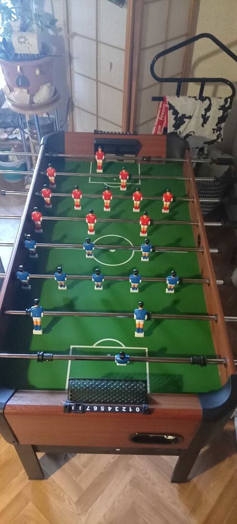 �  vendre babyfoot neuf jamais utilis� encore dans son carton d�ballage 110 Sainte-Paule (69)